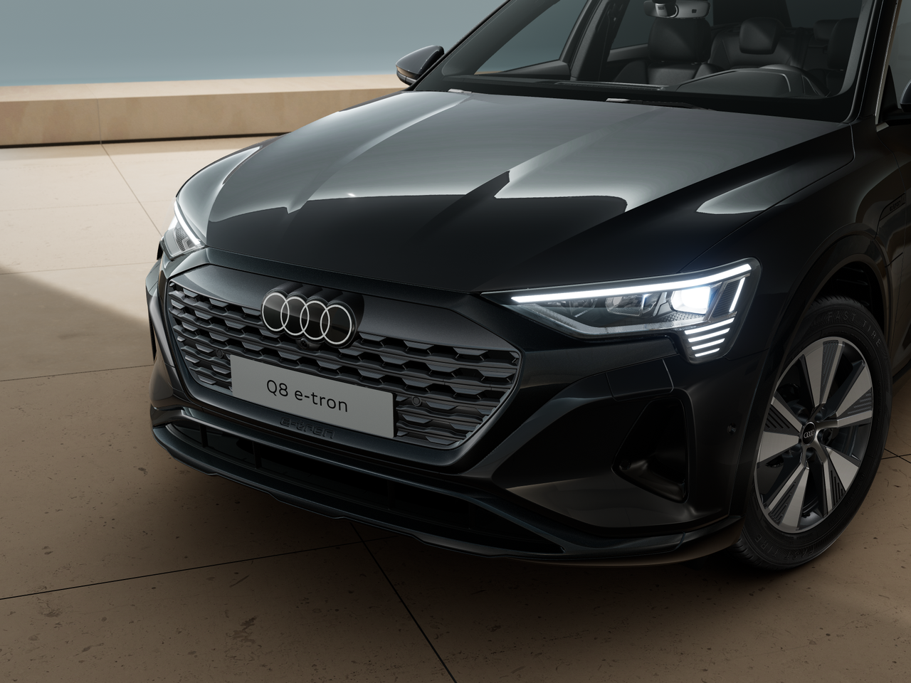 Q8 55 e-tron quattro business