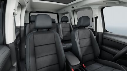 Bild eines Caddy Dark Label eHybrid 110 kW
