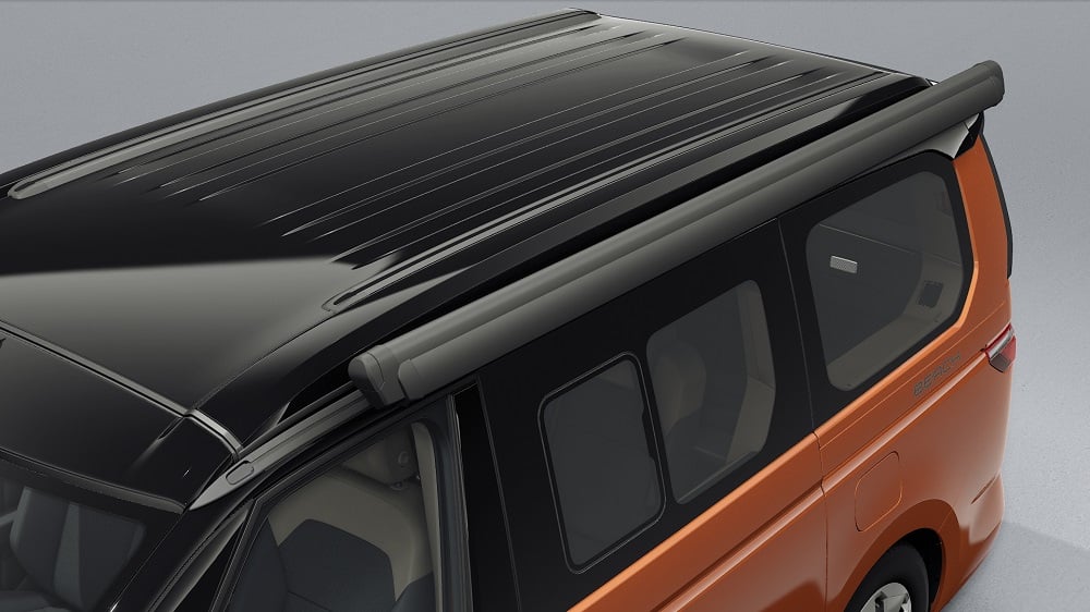 Markise in schwarz, links