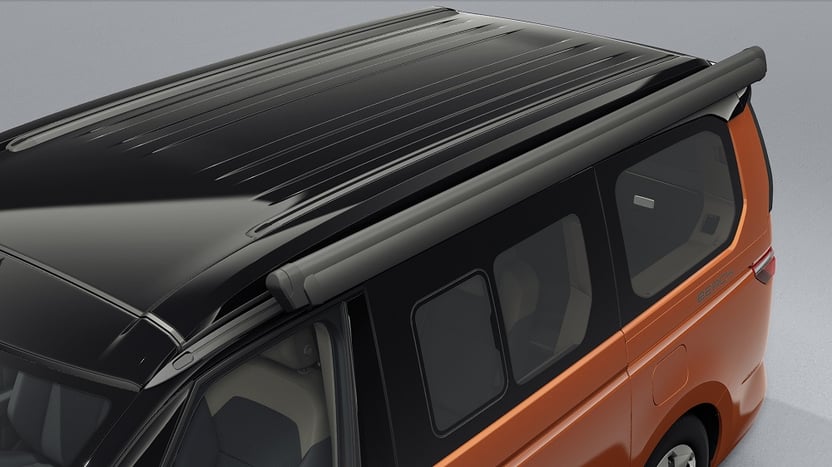 Markise in schwarz, links