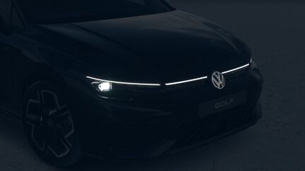 Bild eines Golf Variant R-Line mHeV DSG