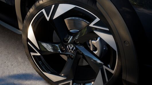 Bild eines T-Roc R-Line eTSI DSG