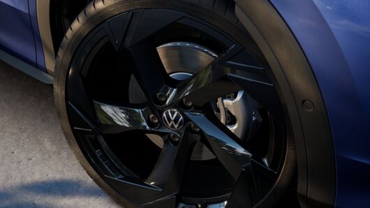 Bild eines T-Roc R-Line eTSI DSG