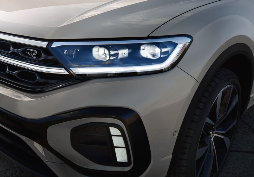iQ.LIGHT - LED-Matrix-Scheinwerfer