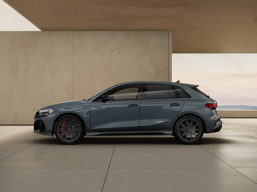 Изображение на Audi RS3 Sportback TFSI quattro