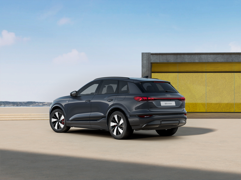 Изображение на Audi Q6 e-tron quattro