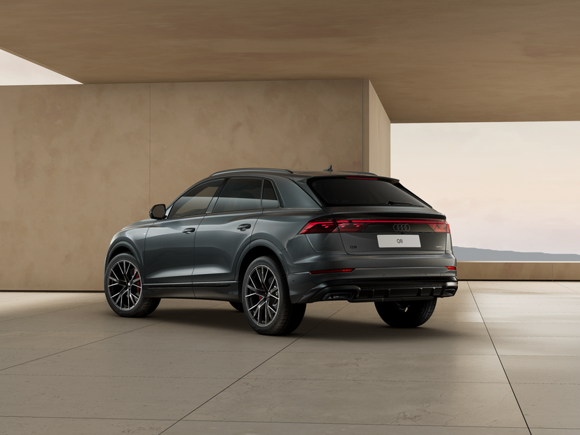 Изображение на Audi Q8 55 TFSI quattro