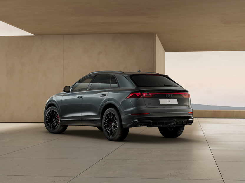 Изображение на Audi Q8 55 TFSI quattro