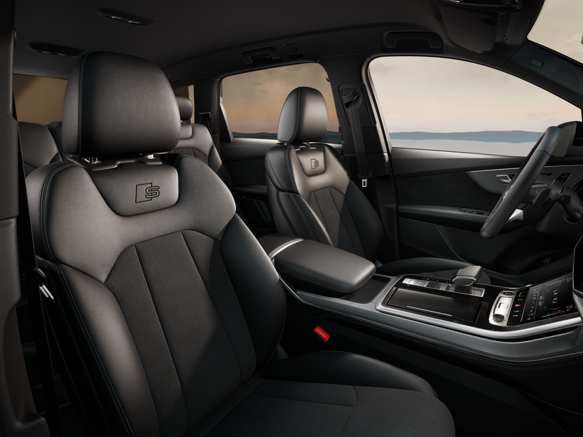 Изображение на Audi Q7 S line 60 TFSIe quattro