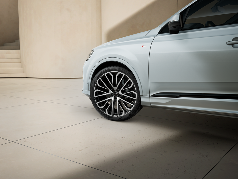 Изображение на Audi Q7 S line 50 TDI quattro