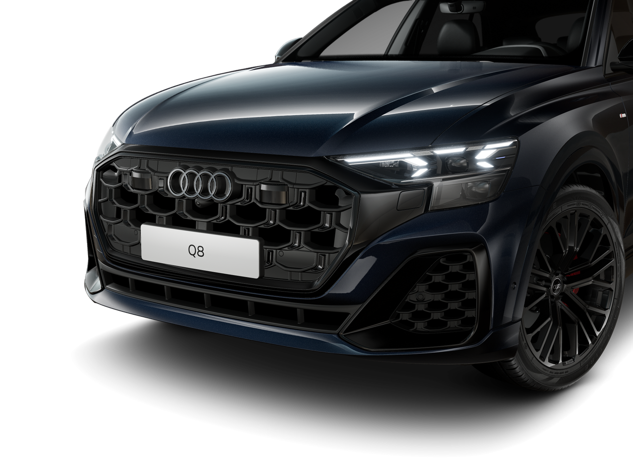 Изображение на Audi Q8 55 TFSI quattro