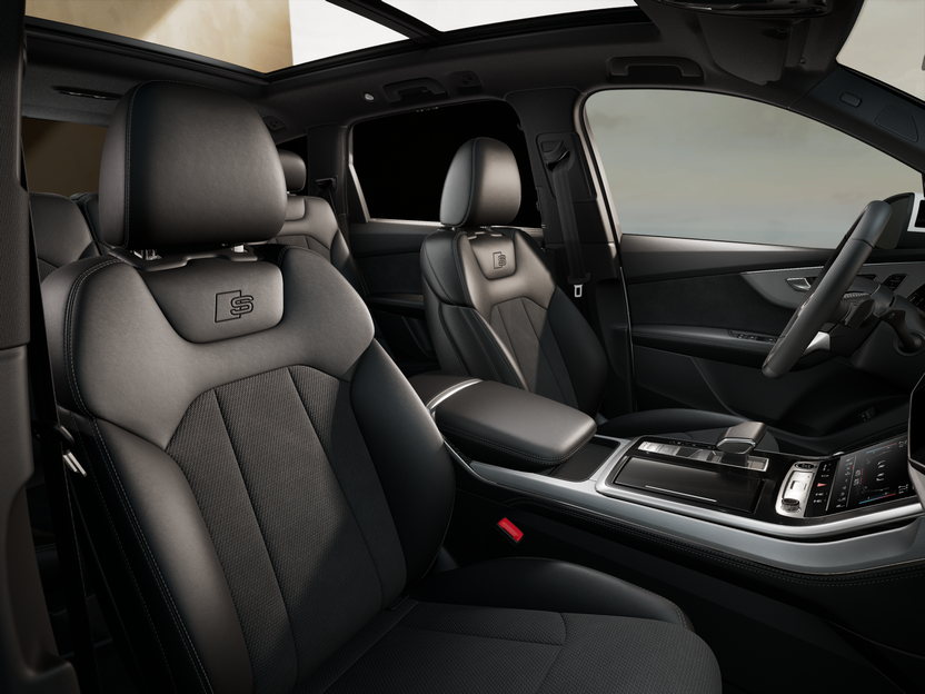 Изображение на Audi Q7 S line 55 TFSIe quattro