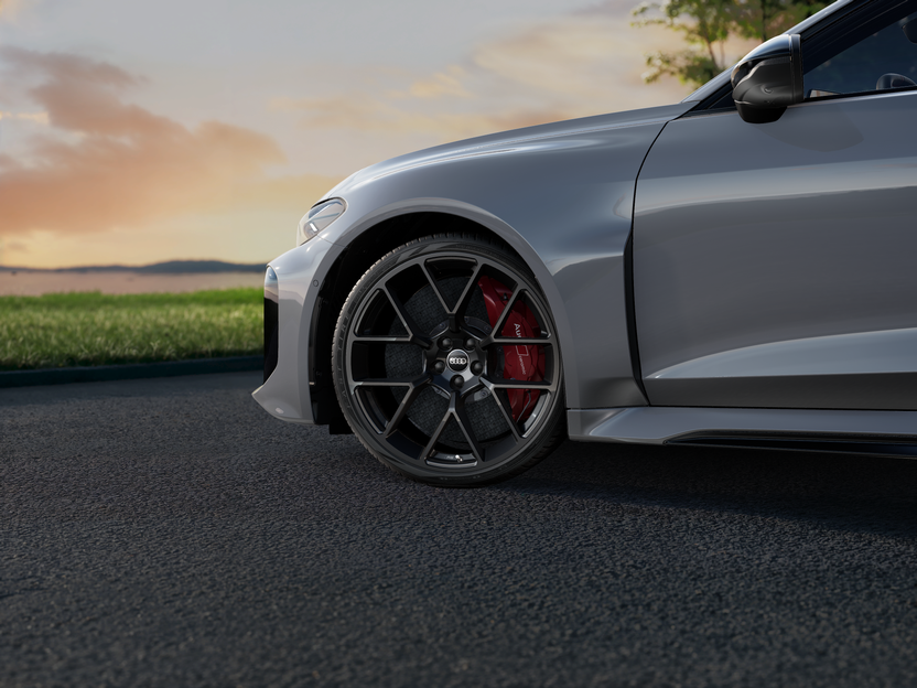 Изображение на Audi RS 5 Avant PHEV quattro