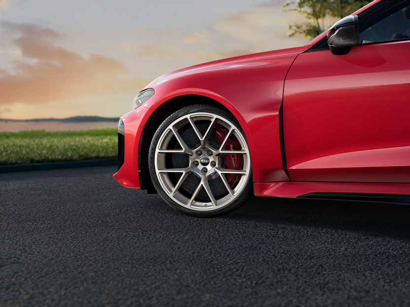 Изображение на Audi RS 5 Avant PHEV quattro
