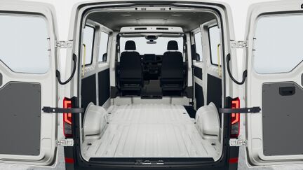 Crafter 35 Kombi M 7+1 TDI предно