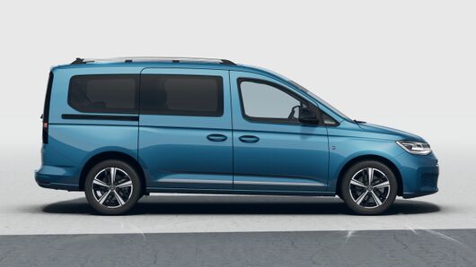 Изображение на Caddy Style Maxi eHybrid 7 места