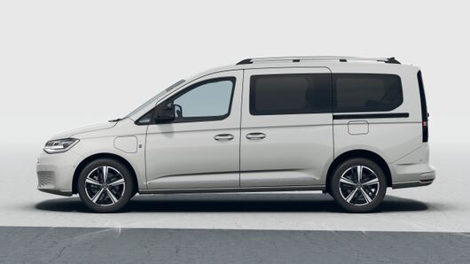 Изображение на Caddy Style Maxi eHybrid 7 места