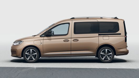 Изображение на Caddy Style Maxi eHybrid 7 места