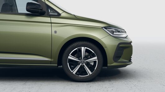 Изображение на Caddy Style Maxi eHybrid 7 места