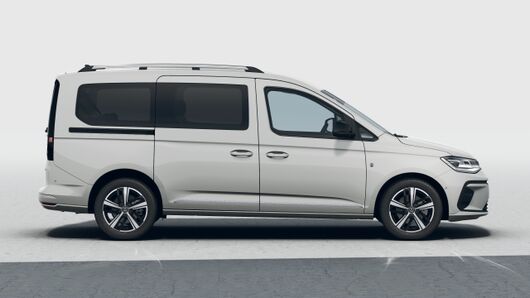 Изображение на Caddy Style Maxi eHybrid 7 места