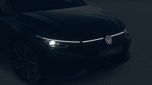 Изображение на Golf VA 8 R-Line Plus 2.0 TSI OPF 4M DSG