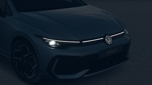 Изображение на Golf VA 8 R-Line Plus 2.0 TSI OPF 4M DSG