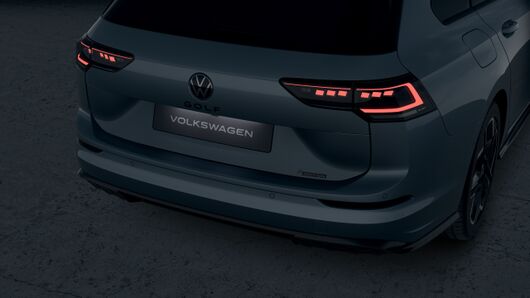 Изображение на Golf VA 8 R-Line Plus 2.0 TSI OPF 4M DSG