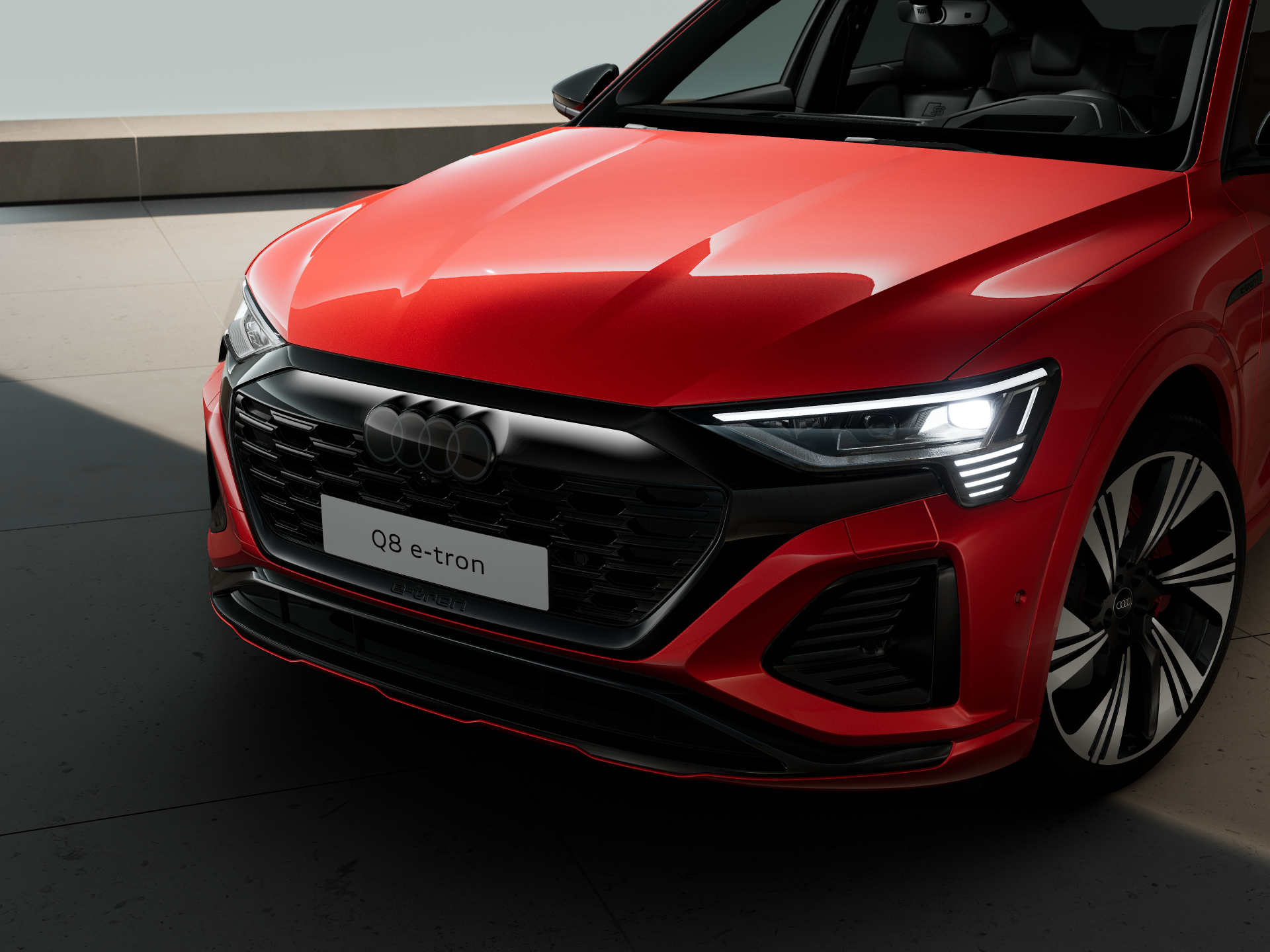 Obrázek Q8 Sportback S line 55 e-tron quattro