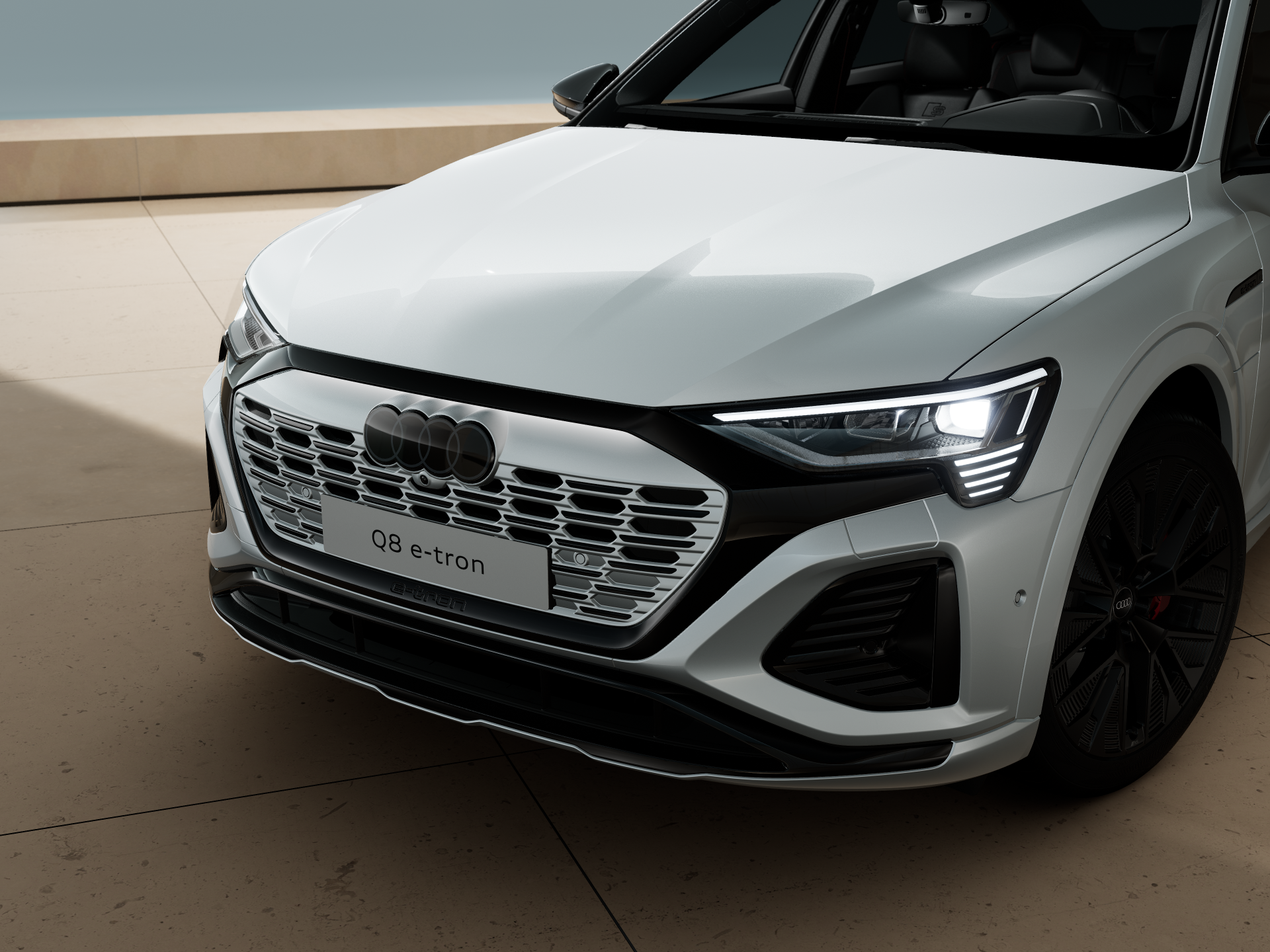 Obrázek Q8 Sportback S line 55 e-tron quattro