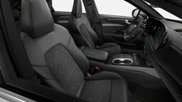 Interiér S se sportovními sedadly plus v