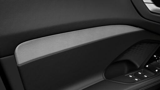 Dekorace z matného stříbrného hliníku