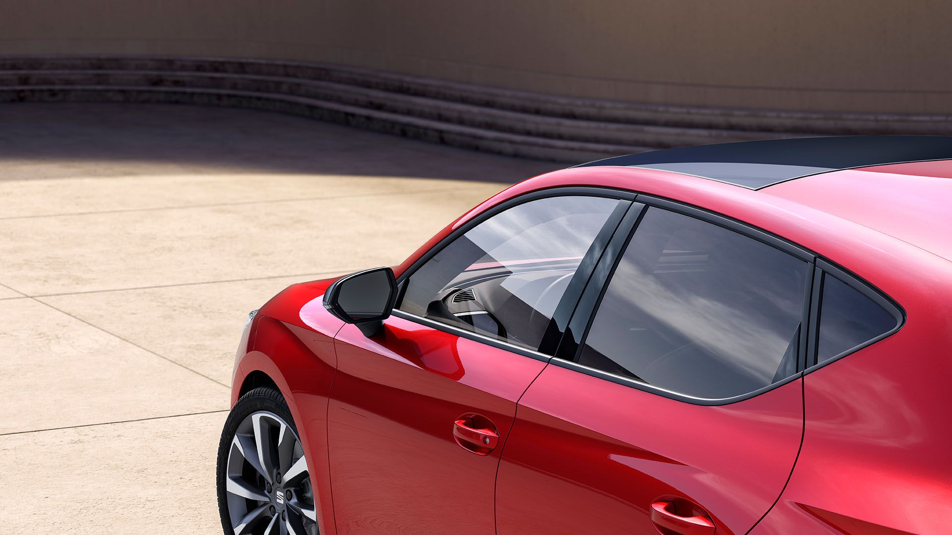 Tmavá okna od B sloupku