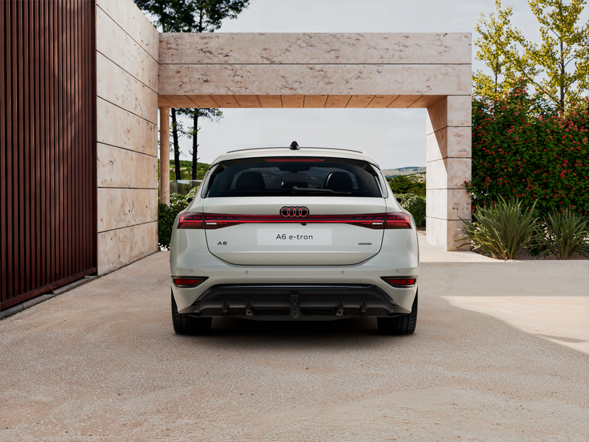 A6 Avant e-tron quattro képe