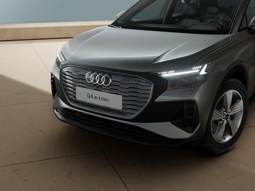 Q4 e-tron 45 quattro Business képe