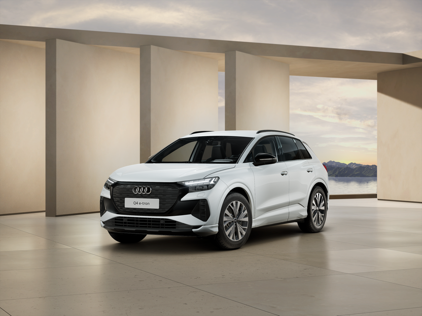 Q4 e-tron 45 Business képe