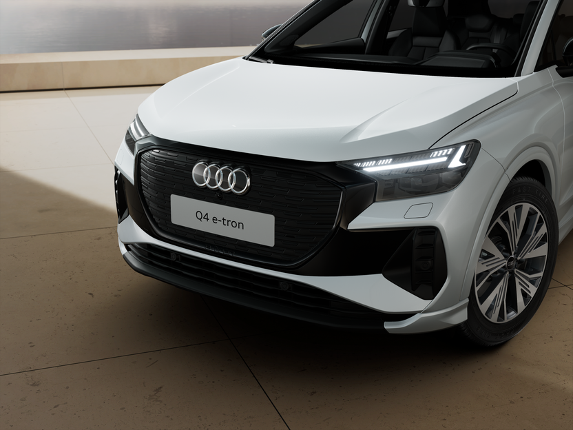 Q4 e-tron 45 Business képe