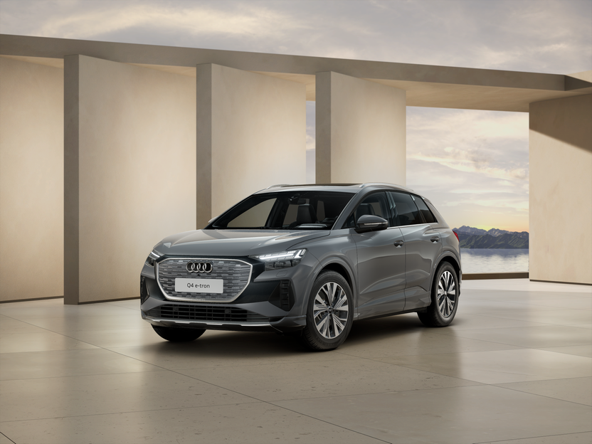 Q4 e-tron 45 Business képe