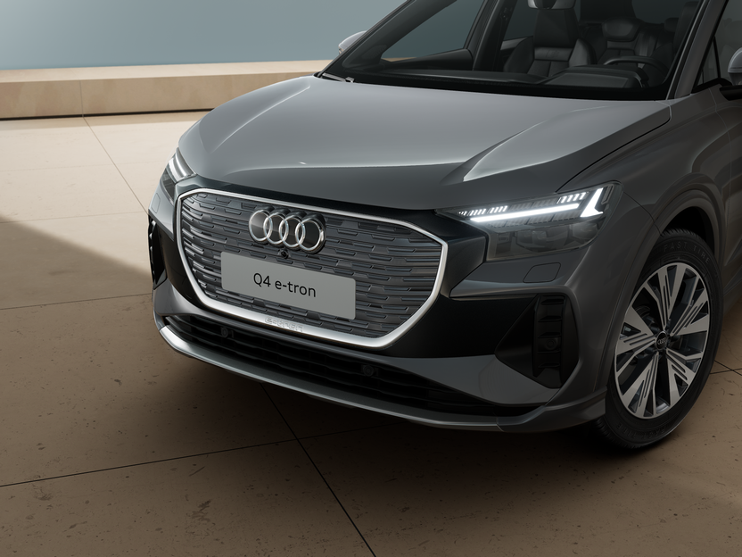 Q4 e-tron 45 Business képe