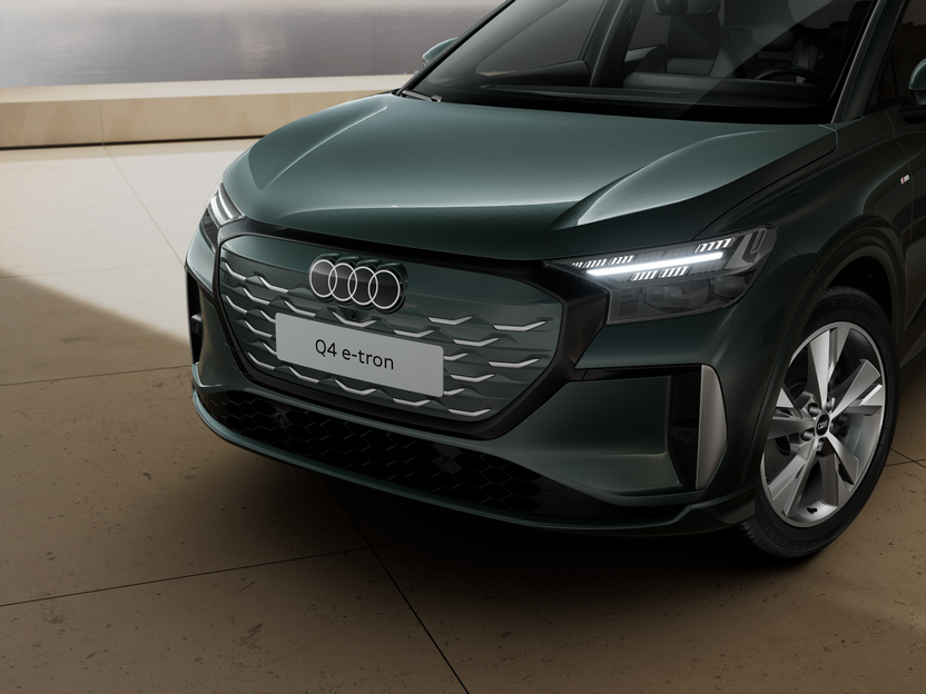 Q4 SUV e-tron képe