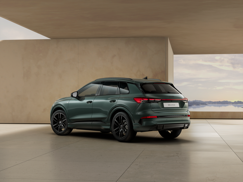 Q4 SUV e-tron performance képe