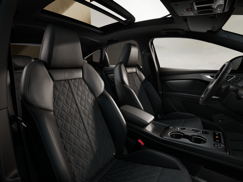 Q4 Sportback e-tron performance képe