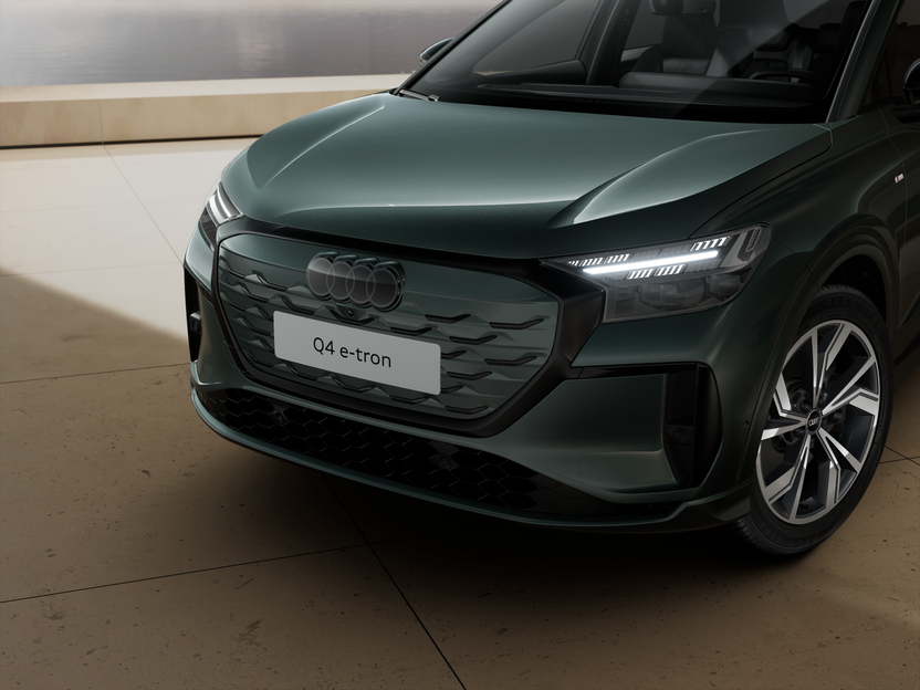 Q4 SUV e-tron képe