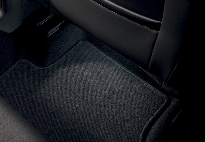 Szőnyegbetét elöl és hátul