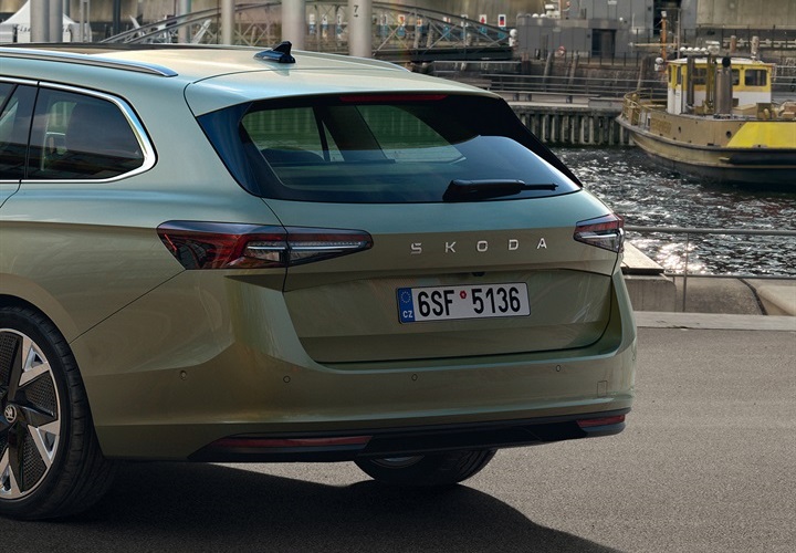 Modell-és hajtásmegjelölés nélkül