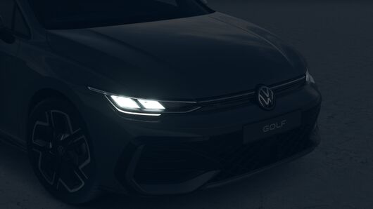 Golf Variant R-Line 1.5 eTSI DSG képe