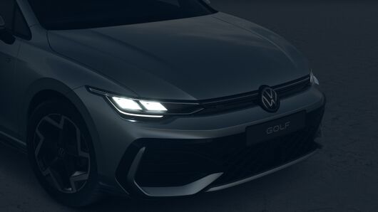 Golf Variant R-Line 1.5 eTSI DSG képe
