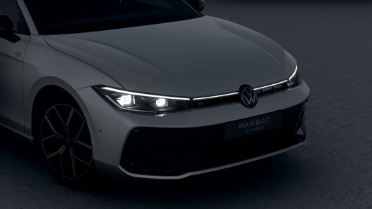 Passat Variant R-Line TSI Plug-In-Hybrid képe