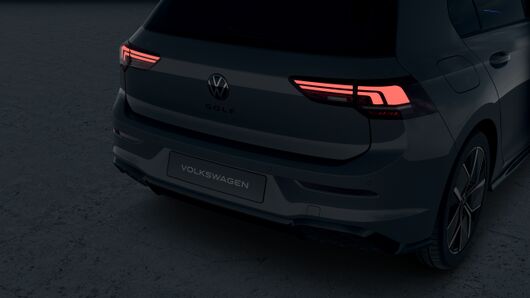 Golf R-Line 1.5 eTSI DSG képe