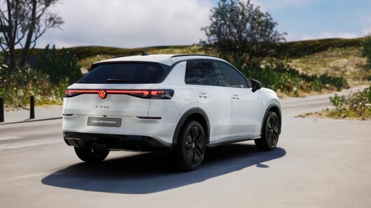T-Roc R-Line 1.5 eTSI DSG képe