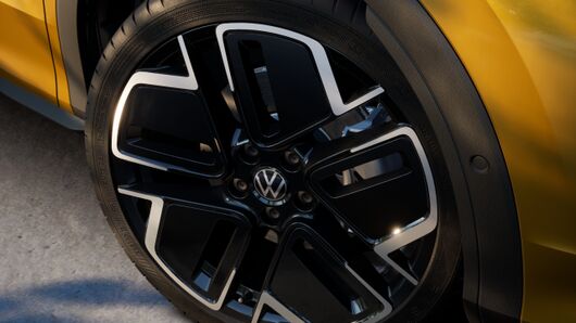 T-Roc R-Line 1.5 eTSI DSG képe